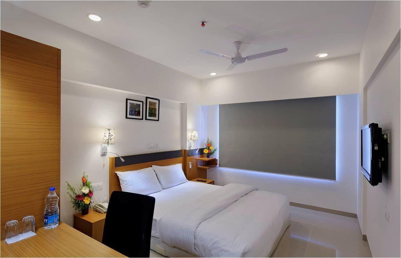 Hi 5 Hotel & Experience Nashik Esterno foto