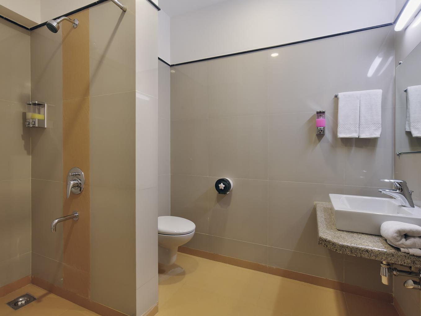 Hi 5 Hotel & Experience Nashik Esterno foto