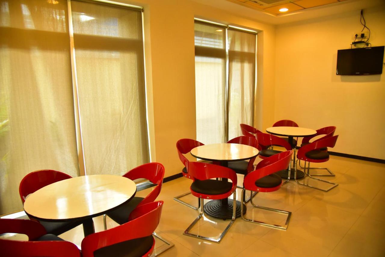 Hi 5 Hotel & Experience Nashik Esterno foto
