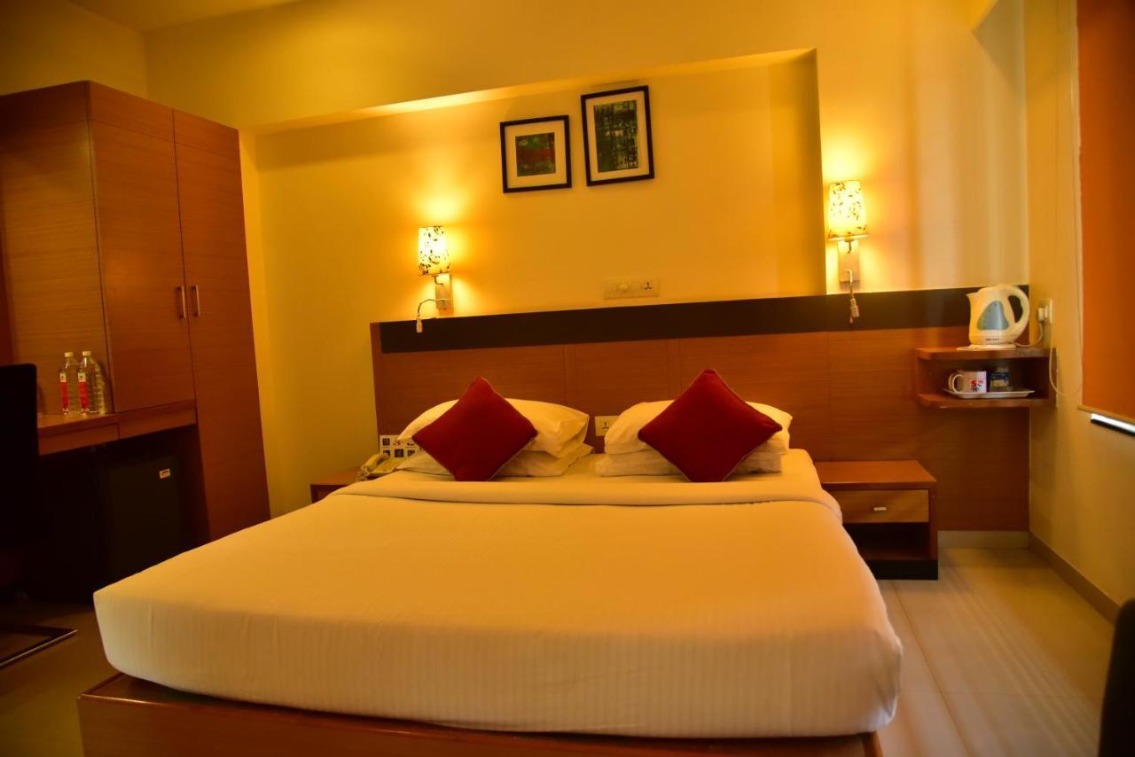 Hi 5 Hotel & Experience Nashik Esterno foto