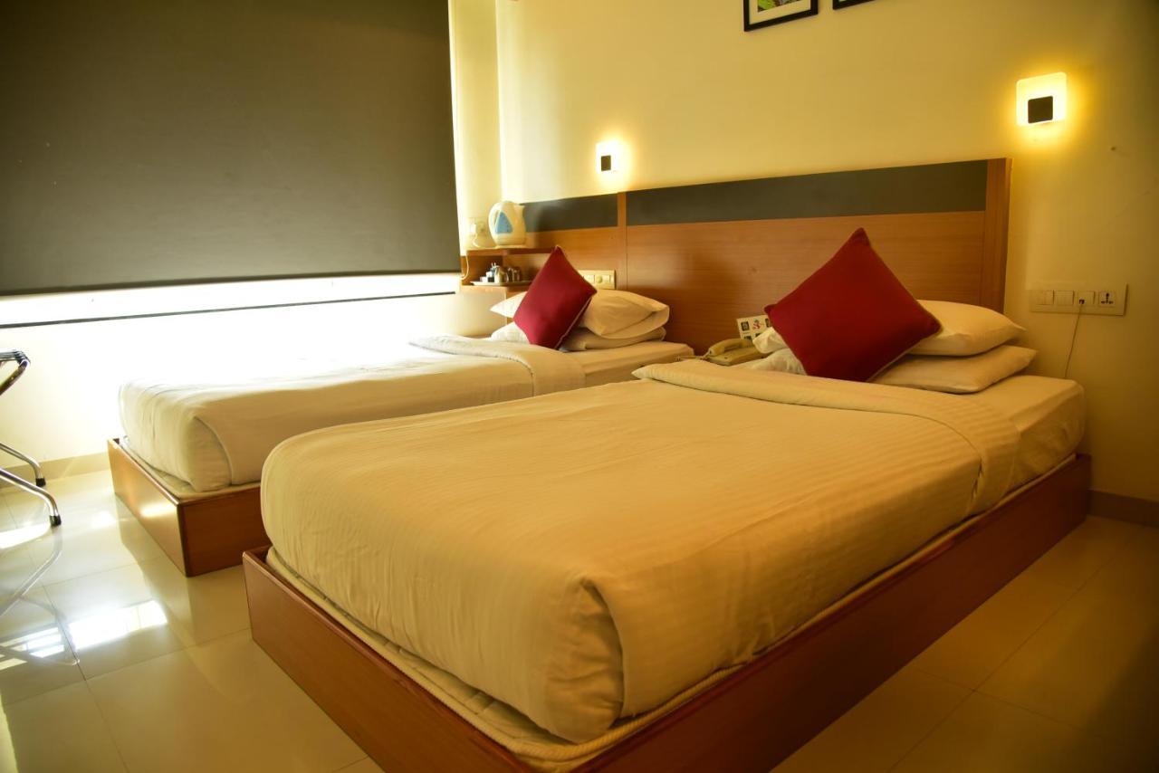 Hi 5 Hotel & Experience Nashik Esterno foto