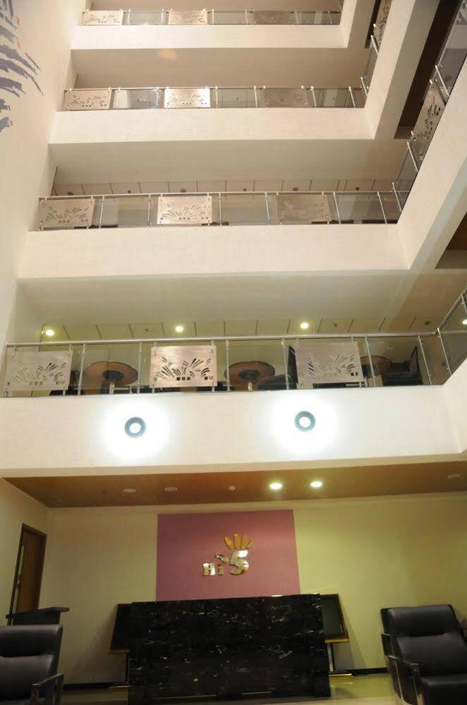 Hi 5 Hotel & Experience Nashik Esterno foto