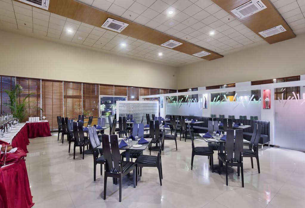 Hi 5 Hotel & Experience Nashik Esterno foto