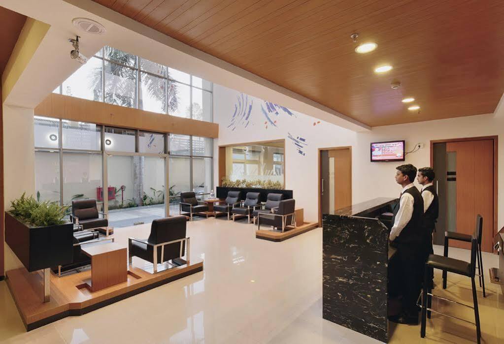 Hi 5 Hotel & Experience Nashik Esterno foto