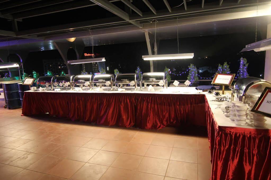 Hi 5 Hotel & Experience Nashik Esterno foto