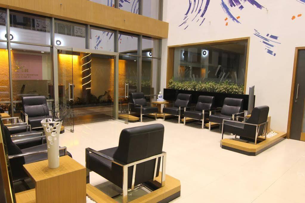 Hi 5 Hotel & Experience Nashik Esterno foto